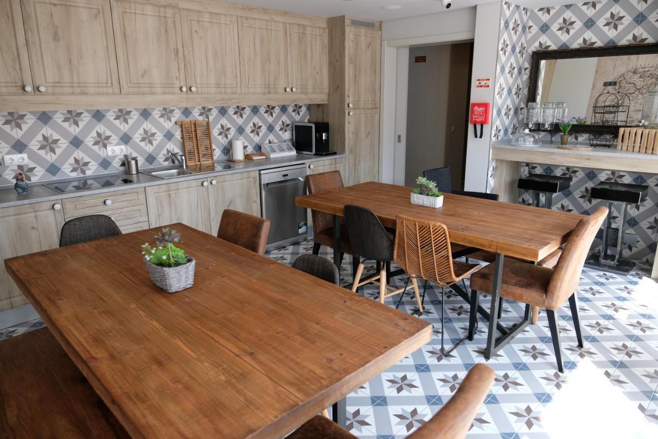 Praia da Vitória Royal Beach Hostel מראה חיצוני תמונה